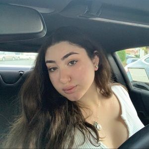 Meet your Posher, Eva